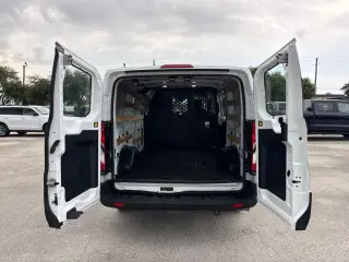 Ford Transit 2025 250 3 puertas LWB Techo Bajo Furgón de Carga