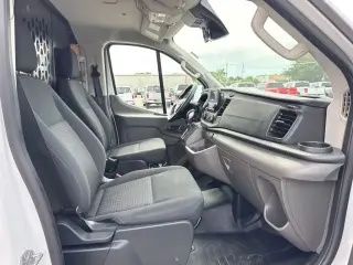 Ford Transit 2025 250 3 puertas LWB Techo Bajo Furgón de Carga