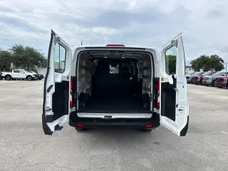 Ford Transit 2025 250 3 puertas LWB Techo Bajo Furgón de Carga
