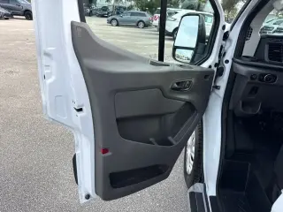 Furgoneta de carga Ford Transit 2025 250 3 puertas LWB Techo bajo