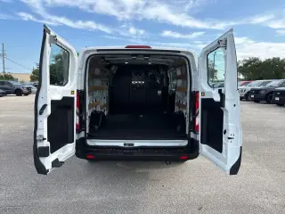 Furgoneta de carga Ford Transit 2025 250 3 puertas LWB Techo bajo