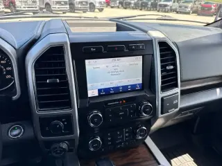 Ford F-150 2020 4x2 Lariat 4 puertas SuperCrew 5.5 pies. SB
