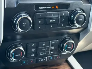 Ford F-150 2020 4x2 Lariat 4 puertas SuperCrew 5.5 pies. SB