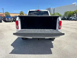 Ford F-150 2020 4x2 Lariat 4 puertas SuperCrew 5.5 pies. SB