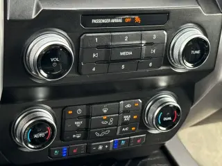 Ford F-150 2019 4x4 Platinum 4 puertas SuperCrew 5.5 pies SB