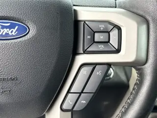 Ford F-150 2019 4x4 Lariat 4 puertas SuperCrew 5.5 pies. SB