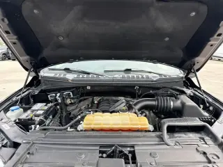 Ford F-150 2019 4x4 Lariat 4 puertas SuperCrew 5.5 pies. SB