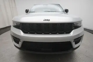 Jeep Grand Cherokee 2025 4x4 Laredo 4 puertas SUV
