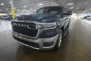 Ram 1500 2025 4x4 Big Horn 4 puertas Quad Cab 1.93 m (6.4 pies) Pickup