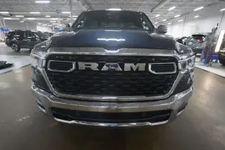 Ram 1500 2025 4x4 Big Horn 4 puertas Quad Cab 1.93 m (6.4 pies) Pickup