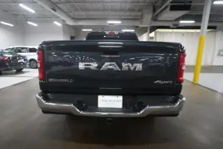 Ram 1500 2025 4x4 Big Horn 4 puertas Quad Cab 1.93 m (6.4 pies) Pickup