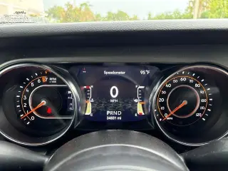 Jeep Wrangler 2022 4x4 Sport 2 puertas SUV