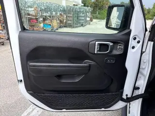 Jeep Wrangler 2022 4x4 Sport 2 puertas SUV