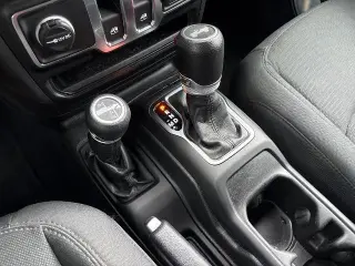 Jeep Wrangler 2022 4x4 Sport 2 puertas SUV