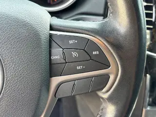 Jeep Grand Cherokee 2020 4x2 Laredo 4 puertas SUV