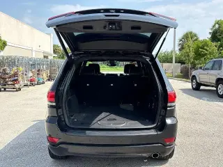 Jeep Grand Cherokee 2020 4x2 Laredo 4 puertas SUV