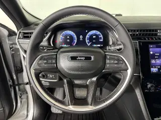 Jeep Grand Cherokee L 2025 4x2 Laredo 4 puertas SUV