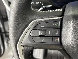 Jeep Grand Cherokee L 2025 4x2 Laredo 4 puertas SUV