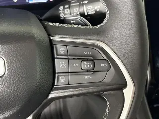 Jeep Grand Cherokee L 2025 4x2 Laredo 4 puertas SUV