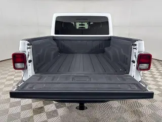 Jeep Gladiator 2025 4x4 Sport 4 puertas Crew Cab 5.0 pies SB