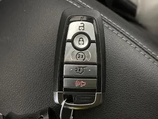 Ford Escape Híbrido Enchufable 2023 Base 4 puertas SUV
