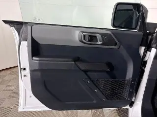 Ford Bronco 2024 4x4 Black Diamond 4 puertas SUV