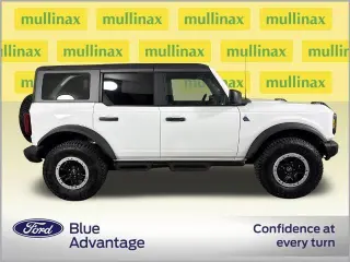 Ford Bronco 2024 4x4 Black Diamond 4 puertas SUV