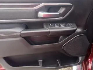 Ram 1500 2022 4x4 Lone Star Cabina Crew 4 puertas 5.6 pies. Caja corta Pickup