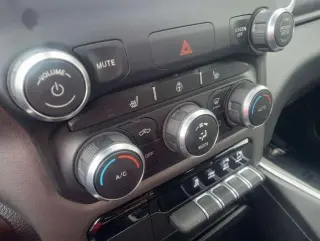 Ram 1500 2022 4x4 Lone Star Cabina Crew 4 puertas 5.6 pies. Caja corta Pickup