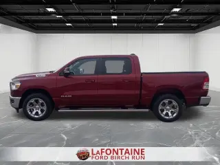Ram 1500 2022 4x4 Lone Star Cabina Crew 4 puertas 5.6 pies. Caja corta Pickup