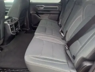 Ram 1500 2022 4x4 Lone Star Cabina Crew 4 puertas 5.6 pies. Caja corta Pickup