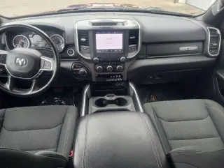 Ram 1500 2022 4x4 Lone Star Cabina Crew 4 puertas 5.6 pies. Caja corta Pickup
