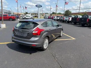 Ford Focus 2012 Titanium 5 puertas Hatchback