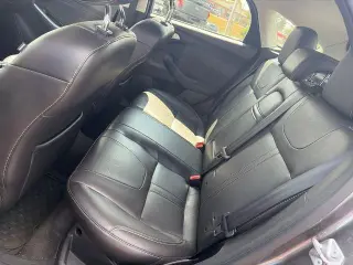 Ford Focus 2012 Titanium 5 puertas Hatchback