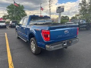 Ford F-150 2022 4x4 XLT 4 puertas SuperCrew 5.5 pies. SB