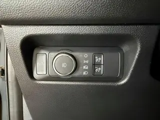 Ford Ranger 2024 4x2 XLT 4 puertas SuperCrew 5.0 pies SB