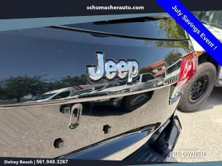 Jeep Grand Cherokee 2019 4x4 Laredo 4 puertas SUV