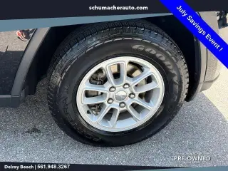 Jeep Grand Cherokee 2019 4x4 Laredo 4 puertas SUV