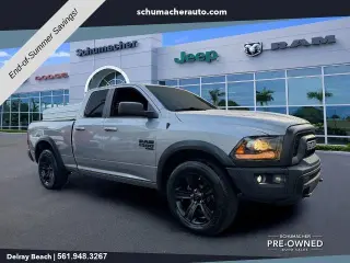 Ram 1500 Classic 2021 4x2 SLT 4 puertas Quad Cab 1.93 m Pickup