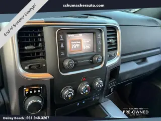 Ram 1500 Classic 2021 4x2 SLT 4 puertas Quad Cab 1.93 m Pickup