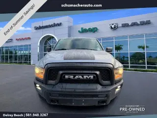 Ram 1500 Classic 2021 4x2 SLT 4 puertas Quad Cab 1.93 m Pickup