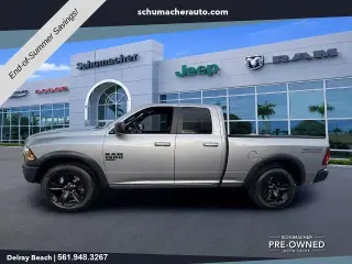 Ram 1500 Classic 2021 4x2 SLT 4 puertas Quad Cab 1.93 m Pickup