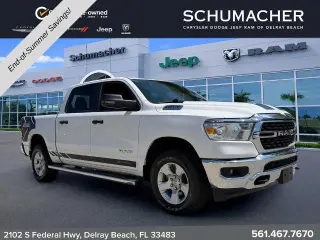 Ram 1500 2024 4x4 Lone Star Cabina de tripulación de 4 puertas 5.6 pies. Pickup SB