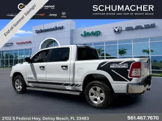 Ram 1500 2024 4x4 Lone Star Cabina de tripulación de 4 puertas 5.6 pies. Pickup SB