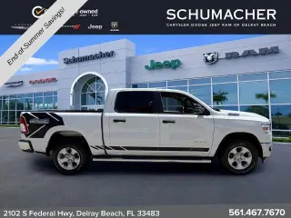 Ram 1500 2024 4x4 Lone Star Cabina de tripulación de 4 puertas 5.6 pies. Pickup SB