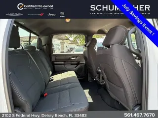 Ram 1500 2026 4x4 Tradesman 4 puertas Cabina Crew 5.6 pies. SB Pickup