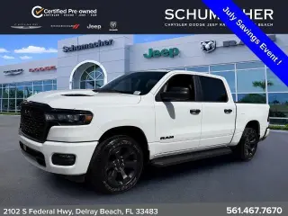 Ram 1500 2026 4x4 Tradesman 4 puertas Cabina Crew 5.6 pies. SB Pickup