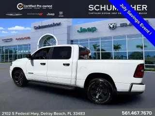 Ram 1500 2026 4x4 Tradesman 4 puertas Cabina Crew 5.6 pies. SB Pickup