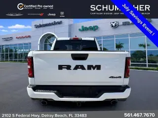 Ram 1500 2026 4x4 Tradesman 4 puertas Cabina Crew 5.6 pies. SB Pickup