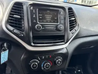 Jeep Cherokee 2015 Sport 4 puertas SUV